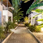 Thalassia Luxury